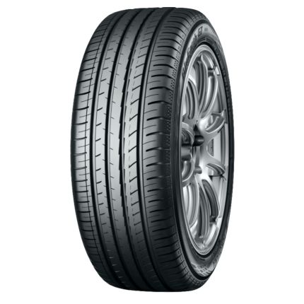 YOKOHAMA 215/50 R 18 92V  BluEarth-XT AE61